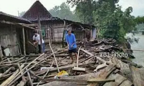 BENCANA BOYOLALI : 3 Rumah di Wonosegoro Ambruk akibat Longsor