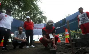 CAGAR BUDAYA SOLO : Pelataran Selatan dan Timur Benteng Vastenburg Juga Dipasangi Paving Block