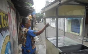 KRIMINALITAS SOLO : Mabuk, Puluhan Remaja Rusak Mobil dan Gerobak Serabi di Gilingan