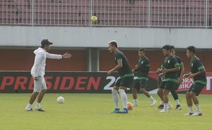 PIALA PRESIDEN : PSS vs Persegres Jadi Kesempatan Terakhir