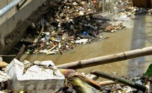 BANJIR SEMARANG : Hujan Deras, Kanal Banjir Timur Meluap