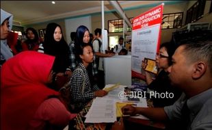 KETENAGAKERJAAN SOLO : 15 Perusahaan Ramaikan Job Fair Mini di SMKN 9 Solo