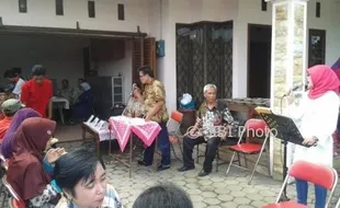 Unik, Coblosan Ketua RT di Kadipiro Solo Disuguhi Makanan dan Bisa Karaoke