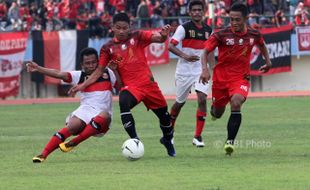 LAGA UJI COBA : Persis Solo Tekuk Mojokerto Putra 3-1