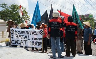 Warga Penolak Bandara Menunggu Hasil Pengajuan Diskresi