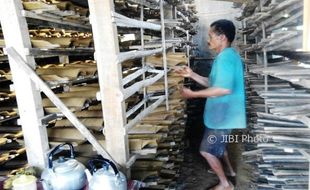 UMKM GUNUNGKIDUL : Pengrajin Genteng Ngawen Kesulitan Pasarkan Produksi di Tingkat Lokal