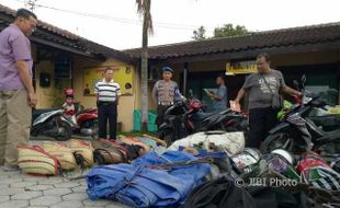 PERJUDIAN SRAGEN : Terlibat Sabung Ayam, Pejabat Eselon IV Sumberlawang Terancam Dinonaktifkan