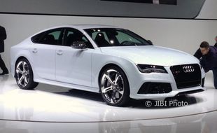 Audi A8 Bakal Diperkenalkan Juli 2017