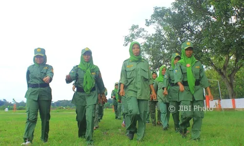 Unik, Linmas di Ponorogo Ini Anggotanya Ibu-Ibu sampai Nenek-Nenek