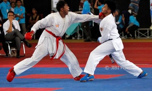 KEJUARAAN KARATE : UNJ Juara, UNS Peringkat Kelima