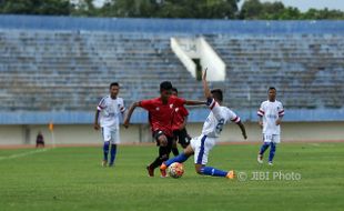 PIALA SOERATIN 2017 : Persis Jr Hajar Persebi Jr 3-0