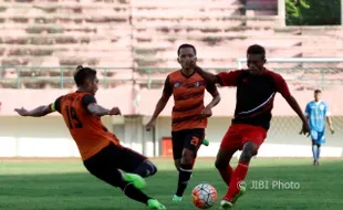 MENGINTIP CALON LAWAN PERSIBA BANTUL (3) : Catatan Buruk PSIR, Reuni Sragen United