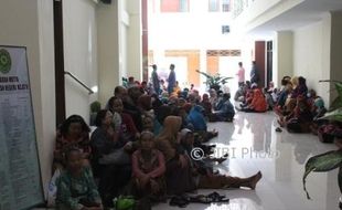 PASAR TRADISIONAL KLATEN : Lahan Jadi Sengketa, Ratusan Pedagang Pasar Babadan Geruduk PN