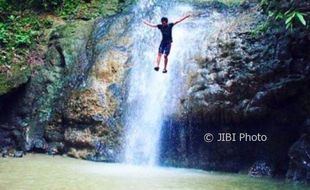 WISATA GROBOGAN : Air Terjun Widuri Katanya Tempat Mandi Bidadari…