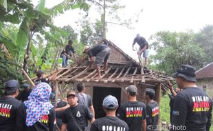 GRUP FACEBOOK : Info Cegatan Klaten Bedah Rumah Warga Lansia Miskin