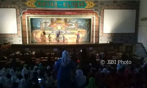 KESENIAN SEMARANG :  Siswa TK Nilai Wayang Orang Lebih Bagus ketimbang Sinetron