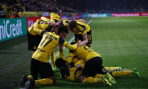 SCHALKE VS DORTMUND : Mencari Pahlawan Baru di Revierderby