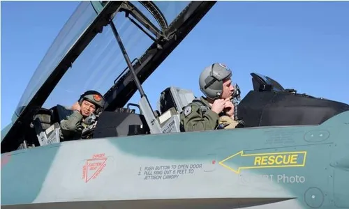 Dua F-16 "Block 52ID" Hasil Retrovit Pesawat AU Amerika Tiba di Indonesia