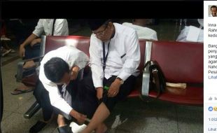 Turut Berduka, Jokowi Upload Foto Oleskan Balsem ke Kaki Hasyim Muzadi