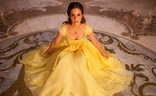 FILM TERBARU : Gaun Kuning Belle di Beauty and The Beast Ternyata Ramah Lingkungan