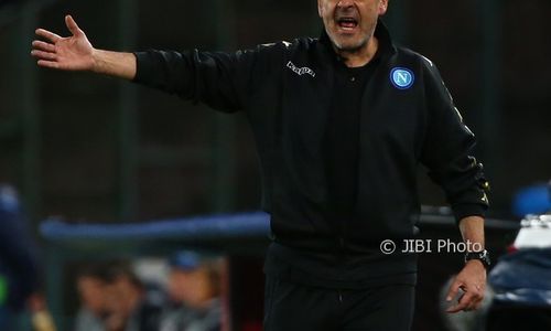 Kalahkan Allegri, Sarri Jadi Pelatih Terbaik Serie A 2015/2016