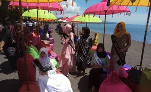 TREN HALAL TOURISM : Pulau Santen: Destinasi Pantai Syariah yang Bikin Hati Adem