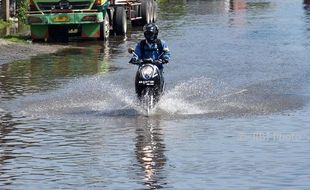 LEBARAN 2017 : Gubernur Jateng Serahkan Tanggung Jawab Penanganan Rob ke Bupati dan Wali Kota