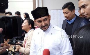 Ahmad Al Habsyi dan Istri Keduanya Menikah Siri di Mekah