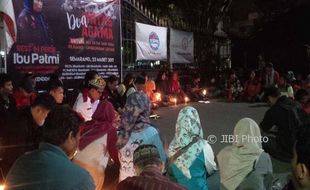 FOTO PABRIK SEMEN KENDENG : Begini Sakralnya Aksi Doa Bersama untuk Patmi