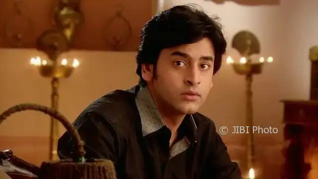 Talabalar yotoqxonasida chiroyli jinsiy ziyofat (havaskor video) Porno etti sehrgar