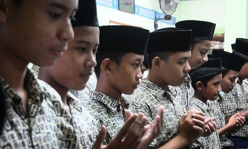 FOTO KABAR DUKA : Doa Kudus bagi K.H. Hasyim Muzadi