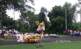 HARI RAYA NYEPI : Umat Hindu Madiun Raya Ikuti Perayaan Nyepi di Pura Lanud Iswahjudi