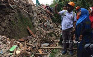 LONGSOR GUNUNGKIDUL : Muncul Opsi Meledakkan Batu di Gunung Butak