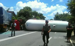 KECELAKAAN KULONPROGO : Tangki Terguling, Bagaimana Distribusi Elpiji?