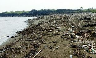 WISATA SEMARANG : Pantai Maron Kumuh, Pengunjung Kecewa