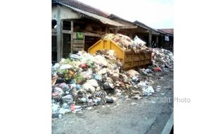 PASAR TRADISIONAL KENDAL : Menjijikkan! Pasar di Sukorejo Penuh Sampah