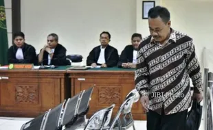 KORUPSI KLATEN : Demi Suap Bupati Klaten, Pejabat Disdik Pinjam Uang