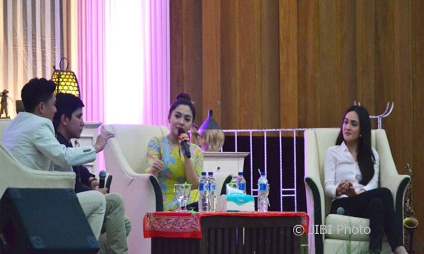 KAMPUS DI SALATIGA : Begini Kiat Sukses Bisnis Vicky Shu, Shandy Aulia, dan Haykal Kamil...