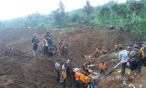 LONGSOR PONOROGO : Pemprov Jatim akan Bangun Rumah Sementara untuk Pengungsi