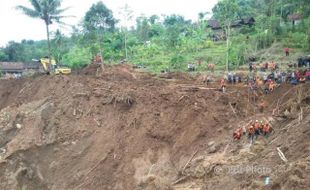 LONGSOR PONOROGO : 1 Jasad Ditemukan Sebelum Terjadi Longsor Susulan