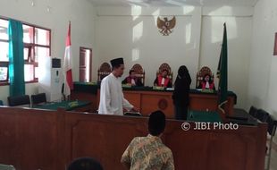 Jalankan Siaran Radio Ilegal, Warga Karanganyar Disidang di PN