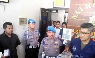 KRIMINALITAS SOLO : Polisi Gadungan Penjual KTA Interpol dan Polri Palsu Tertangkap