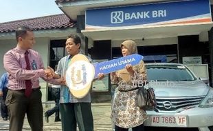 Penjual Nasgor Dapat Nissan Grand Livina dari BRI Sukoharjo