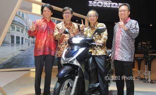 MOTOR BARU : Honda Luncurkan Skutik Premium Bergaya Eropa