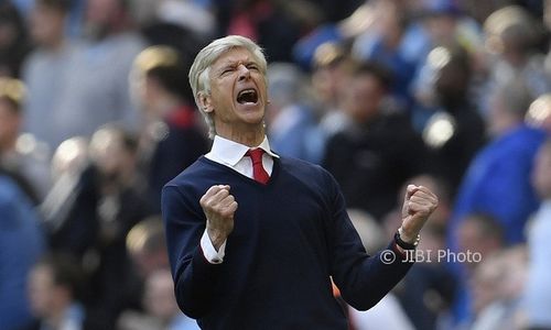 LIGA INGGRIS : Wenger Pecahkan Rekor Ferguson