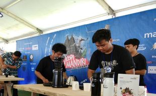 PELATIHAN MAHASISWA DIY : Wah...Mahasiswa UIN Diajari Jadi Barista