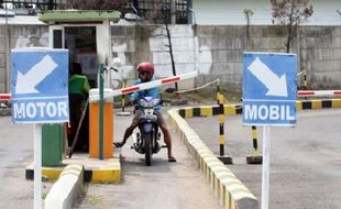 PERPARKIRAN SUKOHARJO : Pemilik Ruko Solo Baru Ogah dengan Parkir Pintu Otomatis