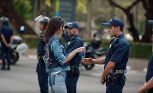 Waduh, Aksi Kendall Jenner di Iklan Terbaru Pepsi Tuai Kontroversi