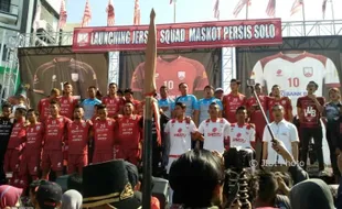 Bukan di Stadion Manahan, Persis Solo Pilih Launching di Panti Asuhan