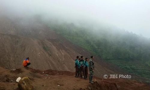 LONGSOR PONOROGO : Keluarga Korban Ikhlas Timbunan Tanah Longsor Jadi Kuburan Massal